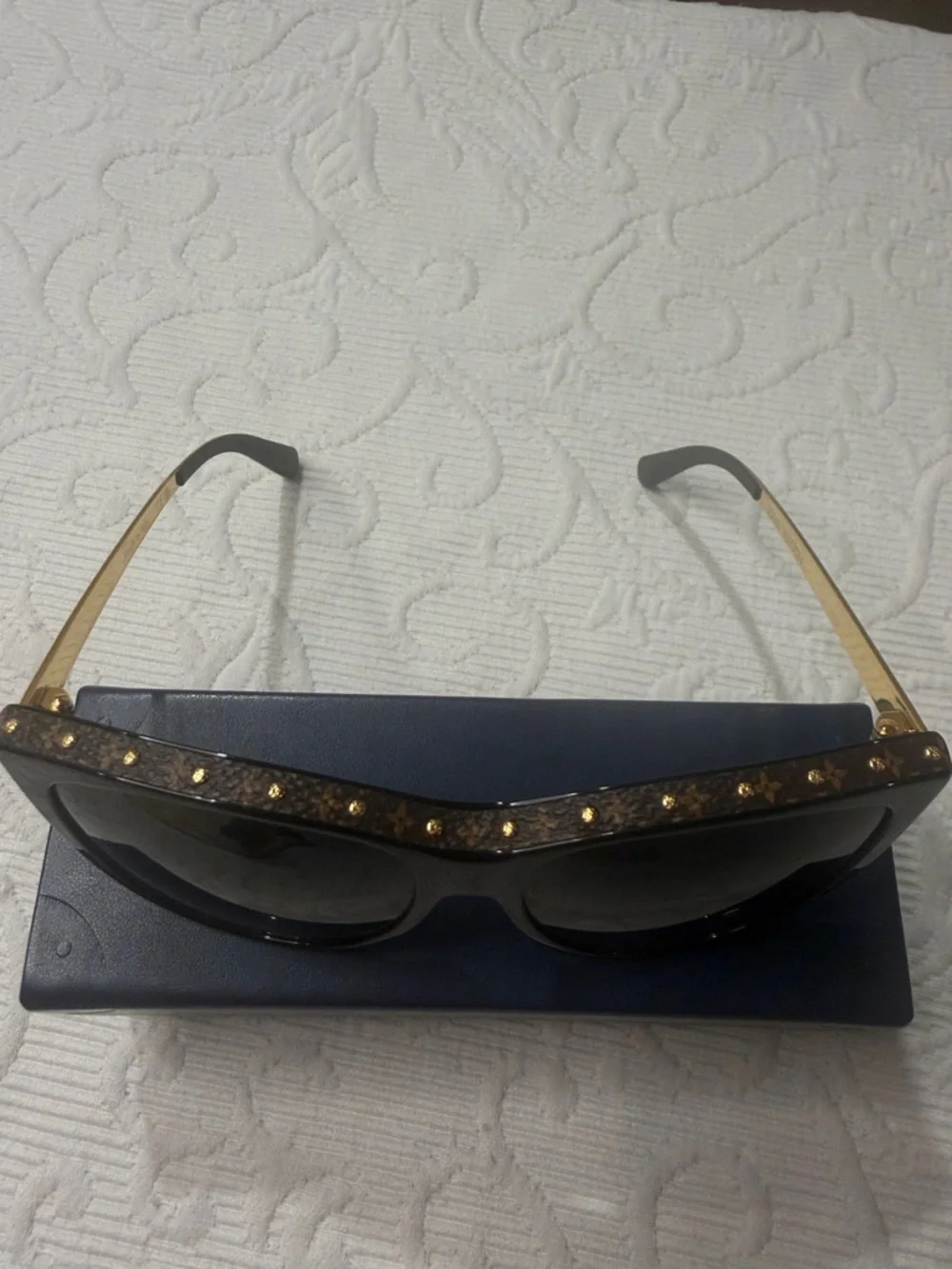 Louis Vuitton Louis Vuitton Black La Blum Women's Sunglasses. Nearly New Luxury